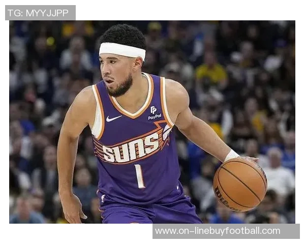 布克上半场表现挣扎12投5中仅得14分5篮板罚球命中率低迷