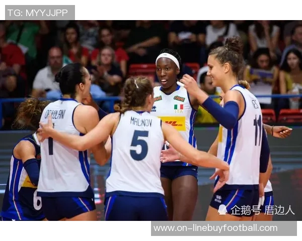 意大利女排奥运冠军埃格努亲临国米与劳塔罗互换球衣展现体育精神