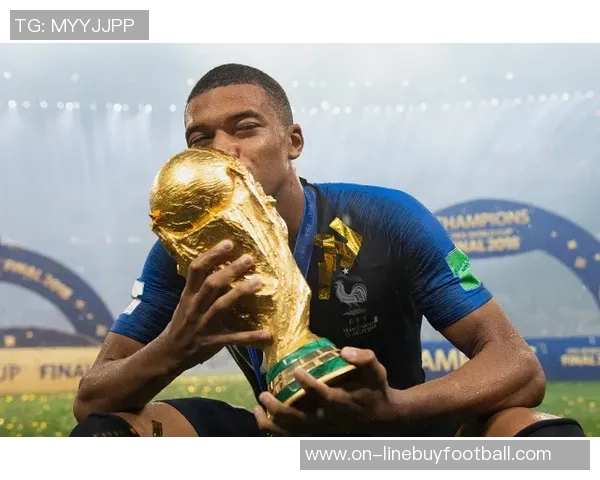 维尼修斯新恋情曝光引争议女友坦言只是玩玩而已引发热议