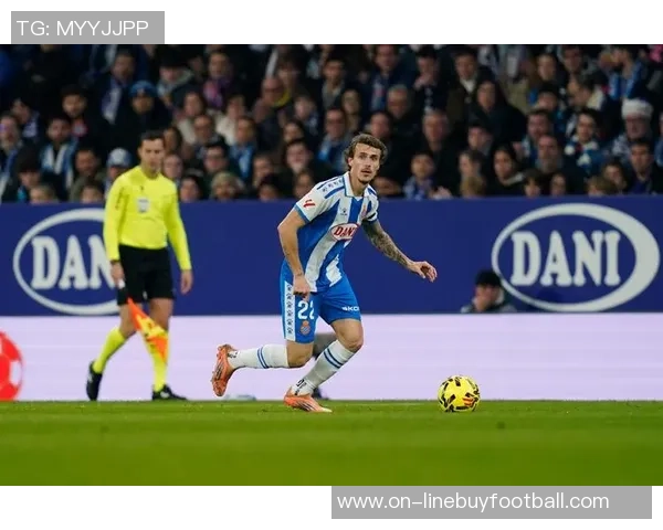 佩德里在德比战中展现领袖风范成为西班牙人无声英雄的背后故事